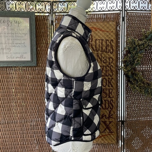 Woolrich Duck Down Black and White Checked Puffer Vest - Picture 6 of 11